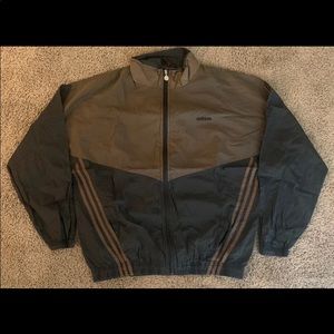 Adidas windbreaker size L